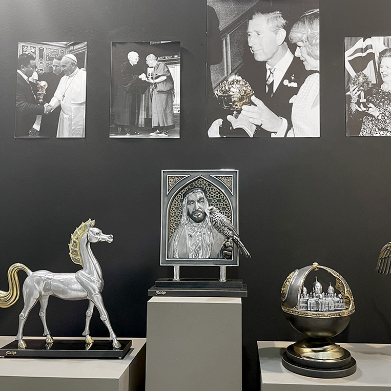 SHEIKH ZAYED WITH A FALCON