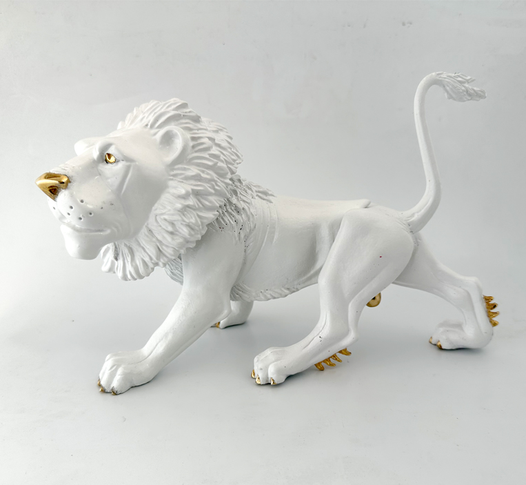 ROYAL LION (WHITE)